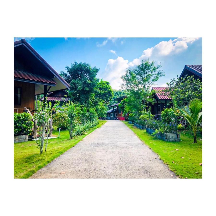 Bann Klong Jao * Ko Kut